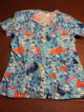 Disneys Finding Dory Scrubs Shirt / Top Size small
